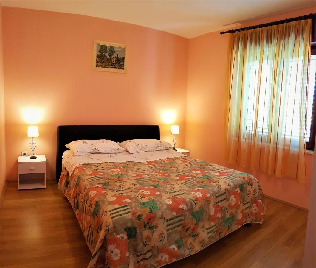 Apartma Aurora *